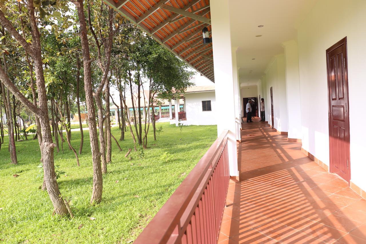 Samrith Hotel Kâmpóng Thum Exterior foto